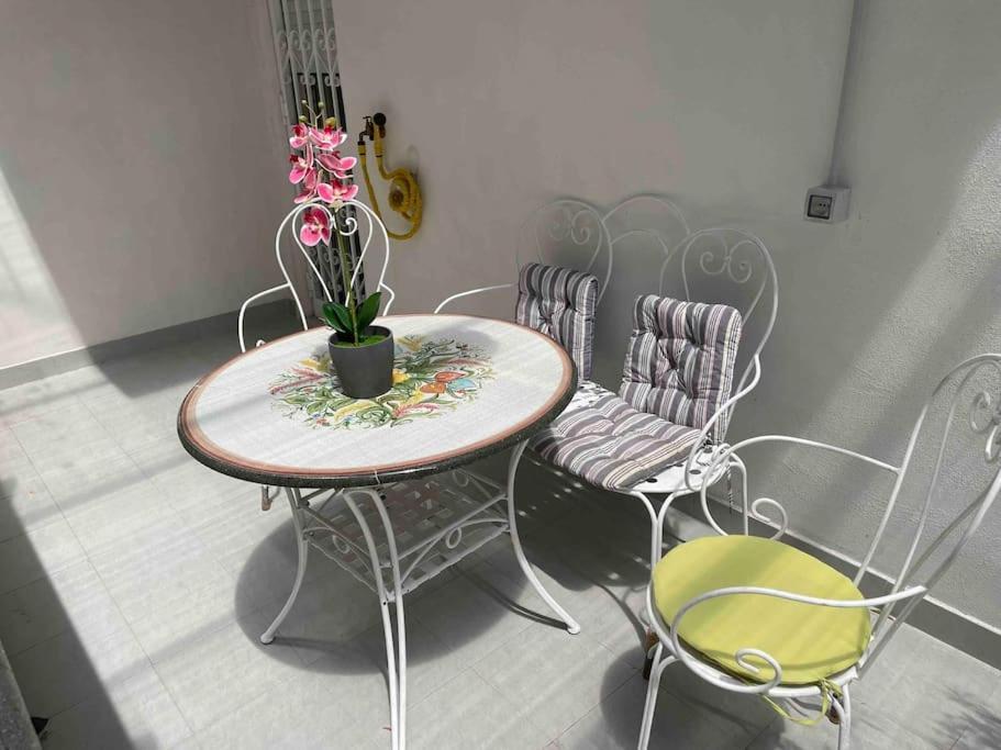 Apartamento La Casa Di Lillidu - Napoli Most Exclusive Area Exterior foto