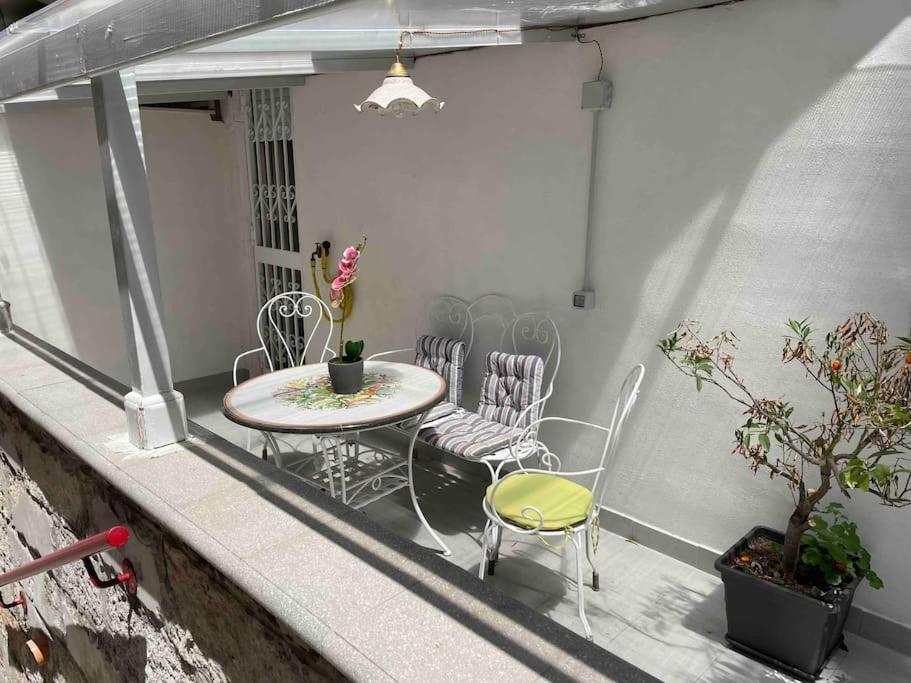 Apartamento La Casa Di Lillidu - Napoli Most Exclusive Area Exterior foto